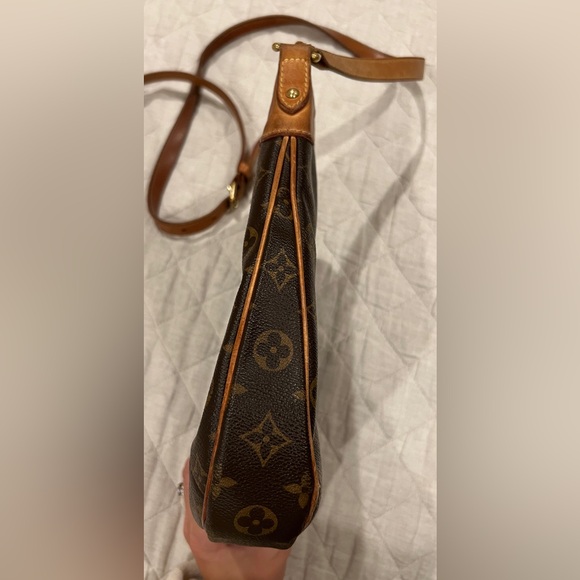 Louis Vuitton Odeon crossbody bag 100% authentic - Picture 4 of 11